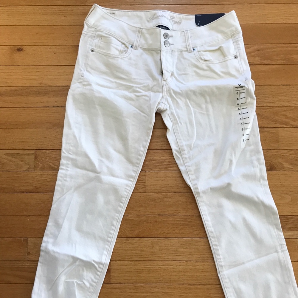 White American Eagle Capris